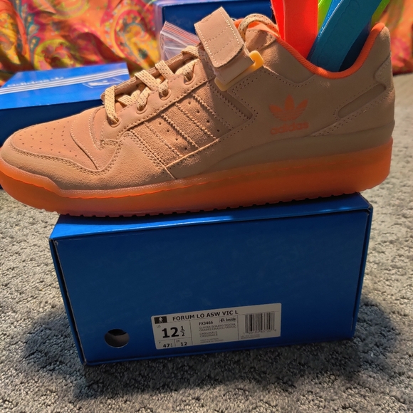 Adidas Forum Sz. 12.5 - Picture 1 of 1